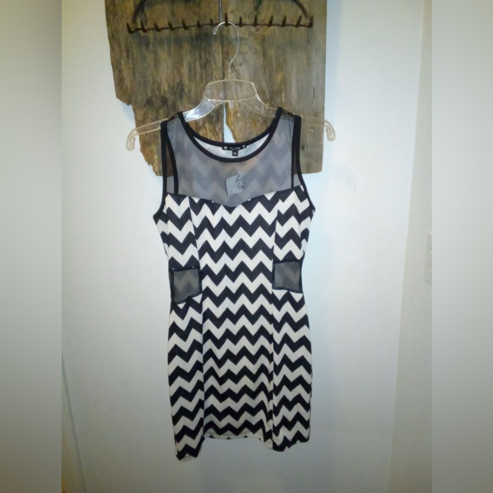 Try This Brand dress never worn w/ mesh & zigzags pattern black & white, medium